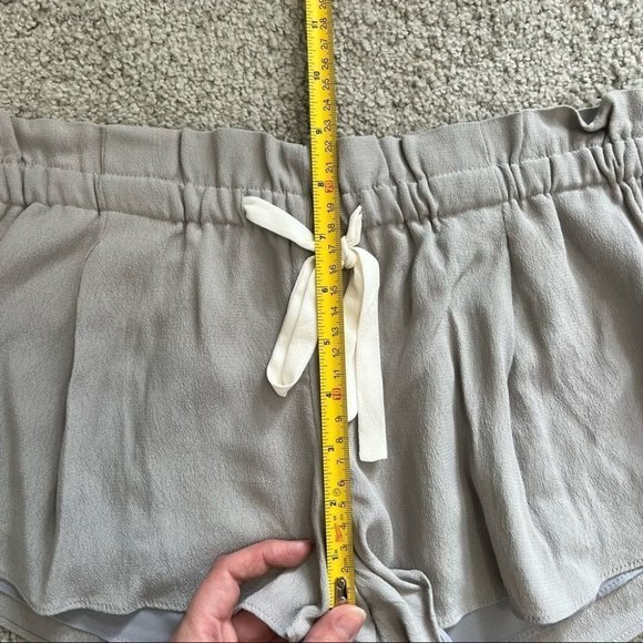Aritzia Wilfred Montrouge Shorts Light Grey Pull On Paperbag Shorts - Picture 12 of 14